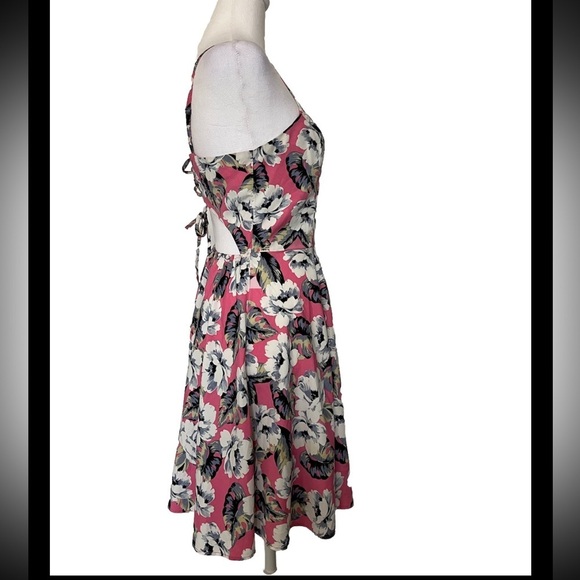 Hollister Pink Lace Up Back Elastic Waist
Floral Sun Dress Adjustable straps S - Picture 2 of 6